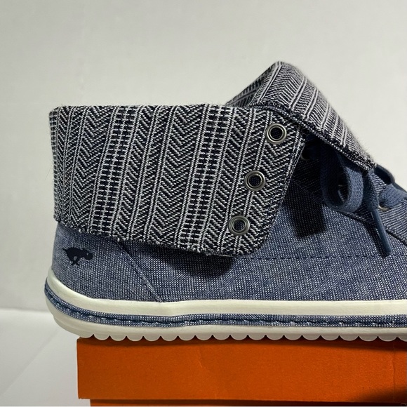 Rocket Dog Penwell Convertible High Top/Low Top
Fold Down Collar Canvas Sneaker - Picture 9 of 16